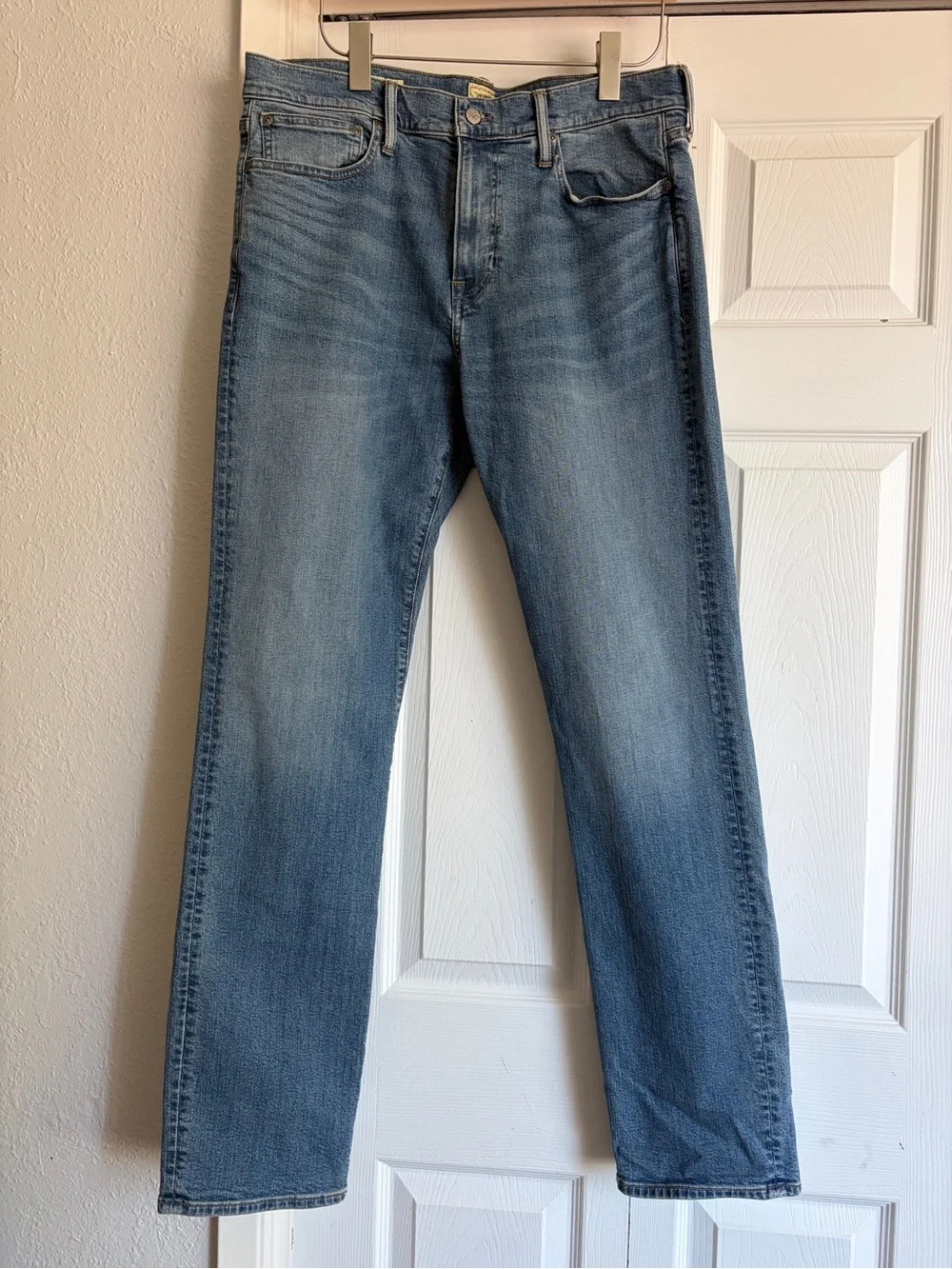 J. Crew 770 34x34 men’s Straight-fit stretch jean in three-year wash AW296